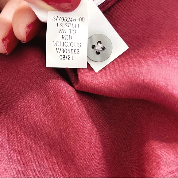 NEW! GAP Long Sleeve Split Neck red satin blouse. SIZE SMALL. - Picture 13 of 13